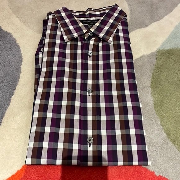 Banana Republic non-iron tailored slim fit button down, size XL. - Picture 1 of 3